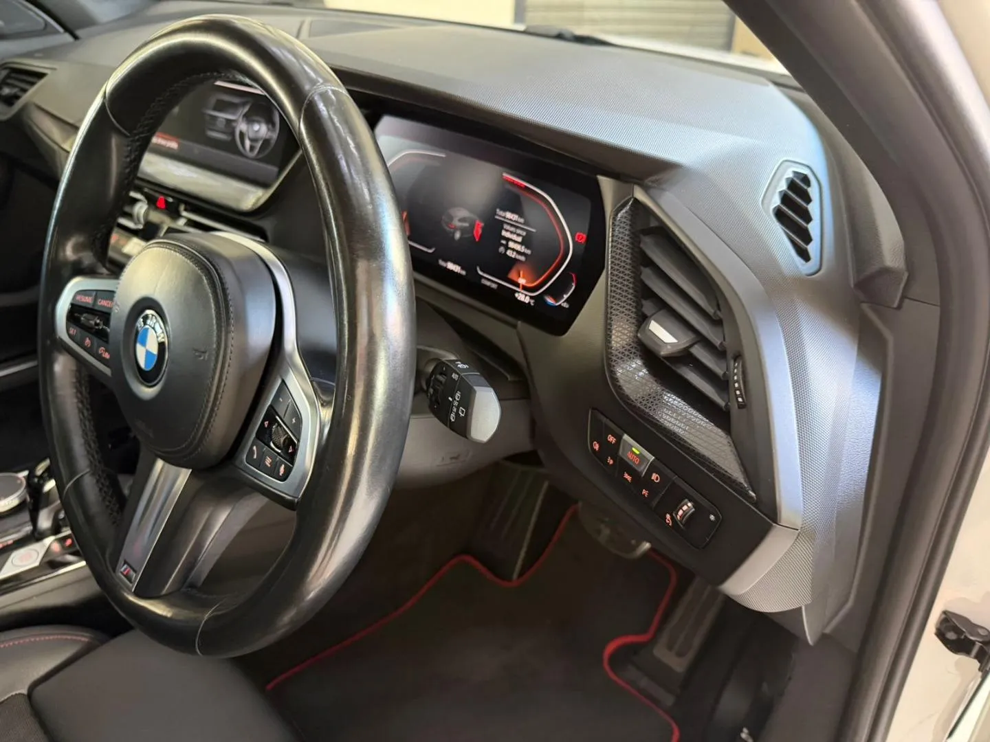 2023 BMW 1 Series 128ti, photo 8 of 18