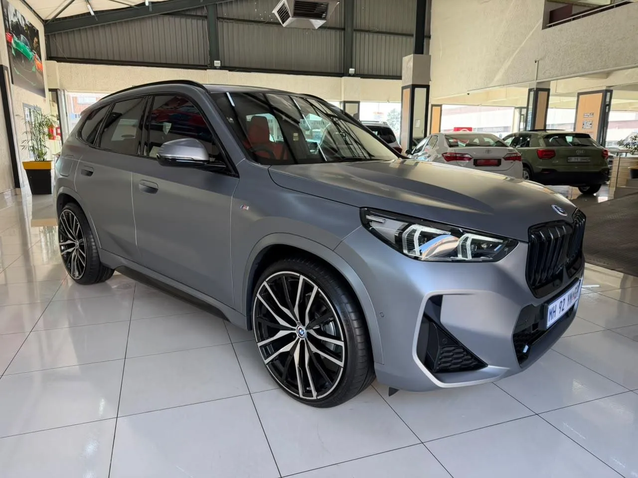 2025 BMW X1 sDrive18d xLine, photo 1 of 14