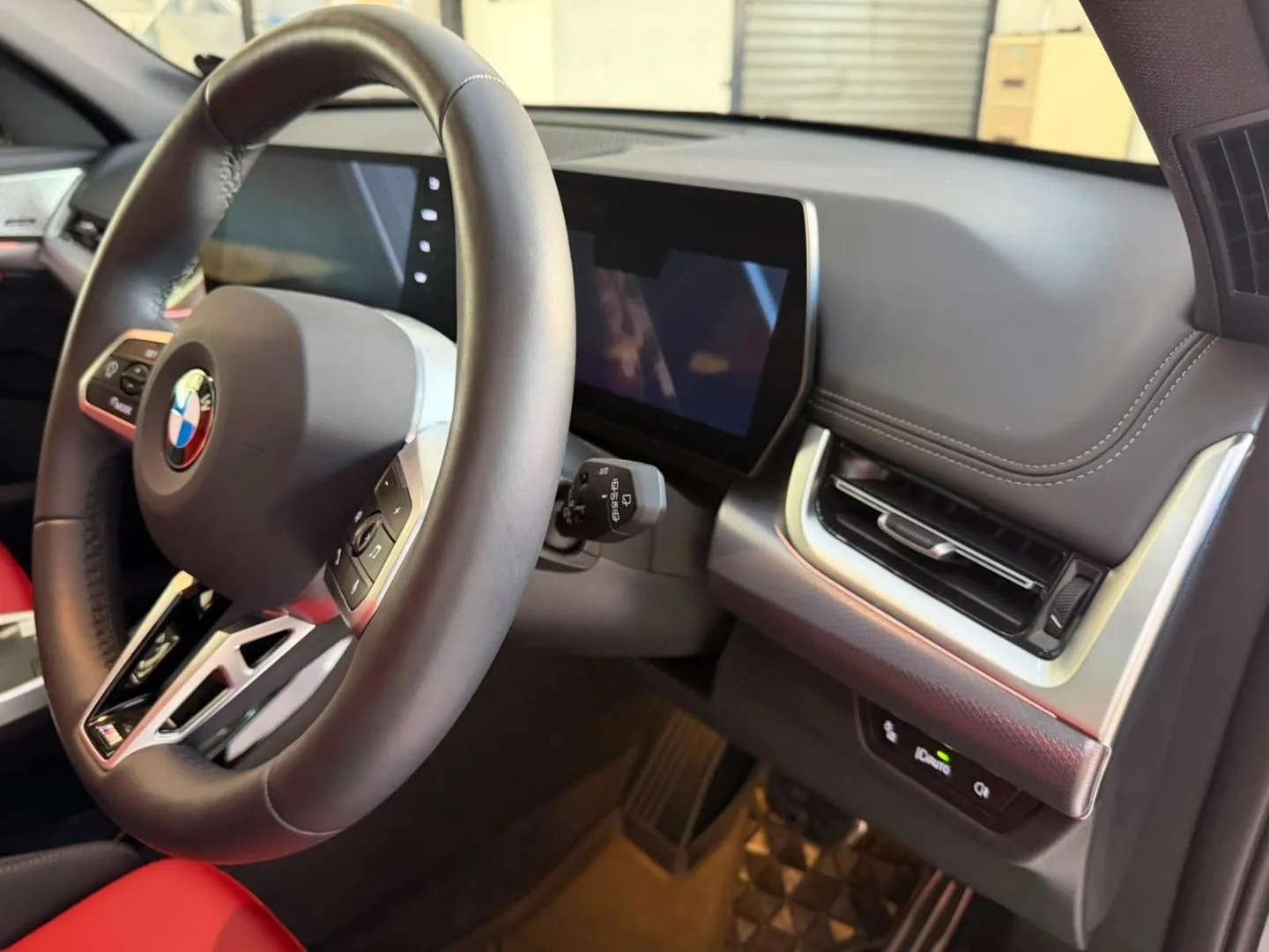 2025 BMW X1 sDrive18d xLine, photo 8 of 14