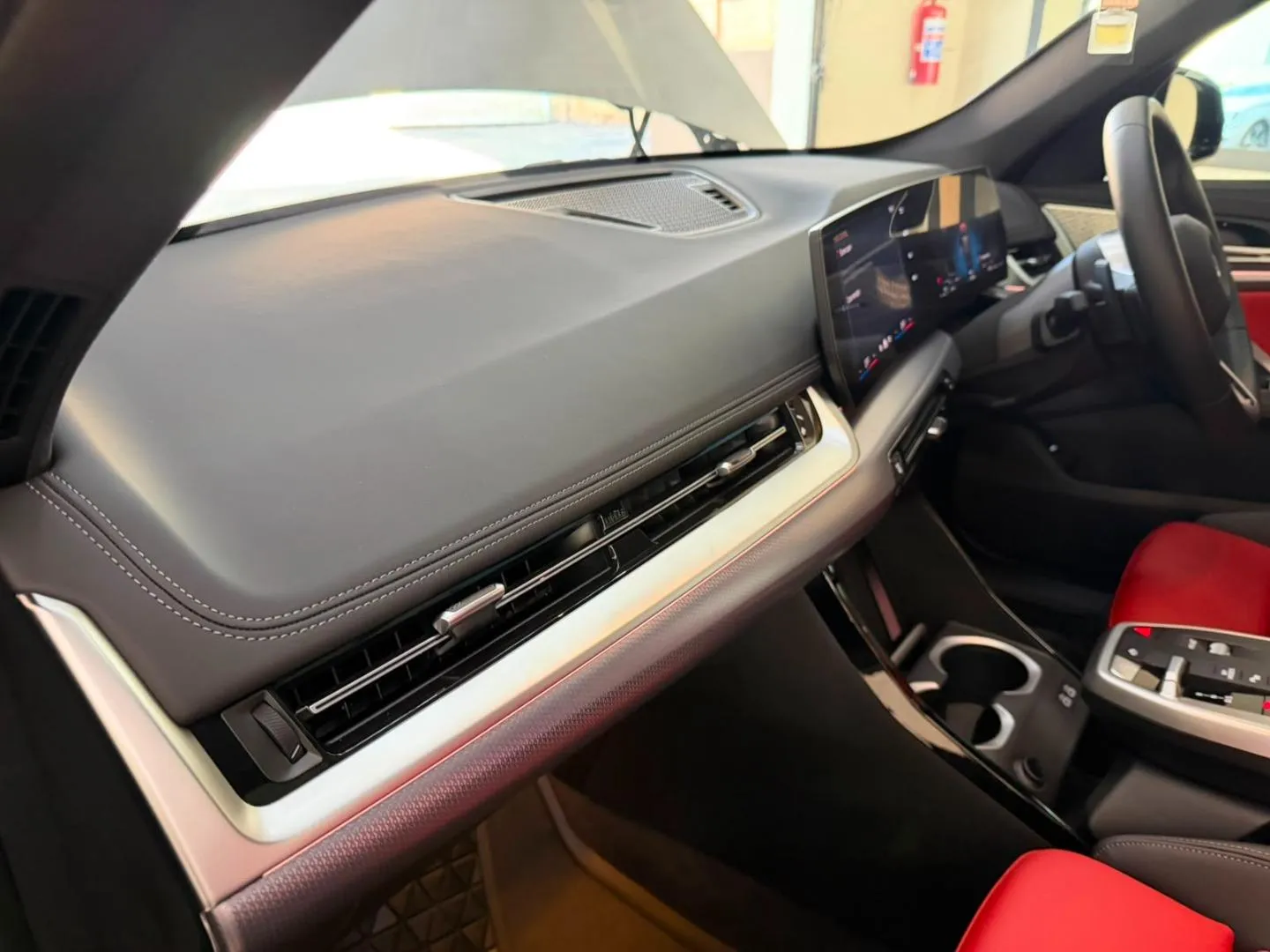 2025 BMW X1 sDrive18d xLine, photo 10 of 14