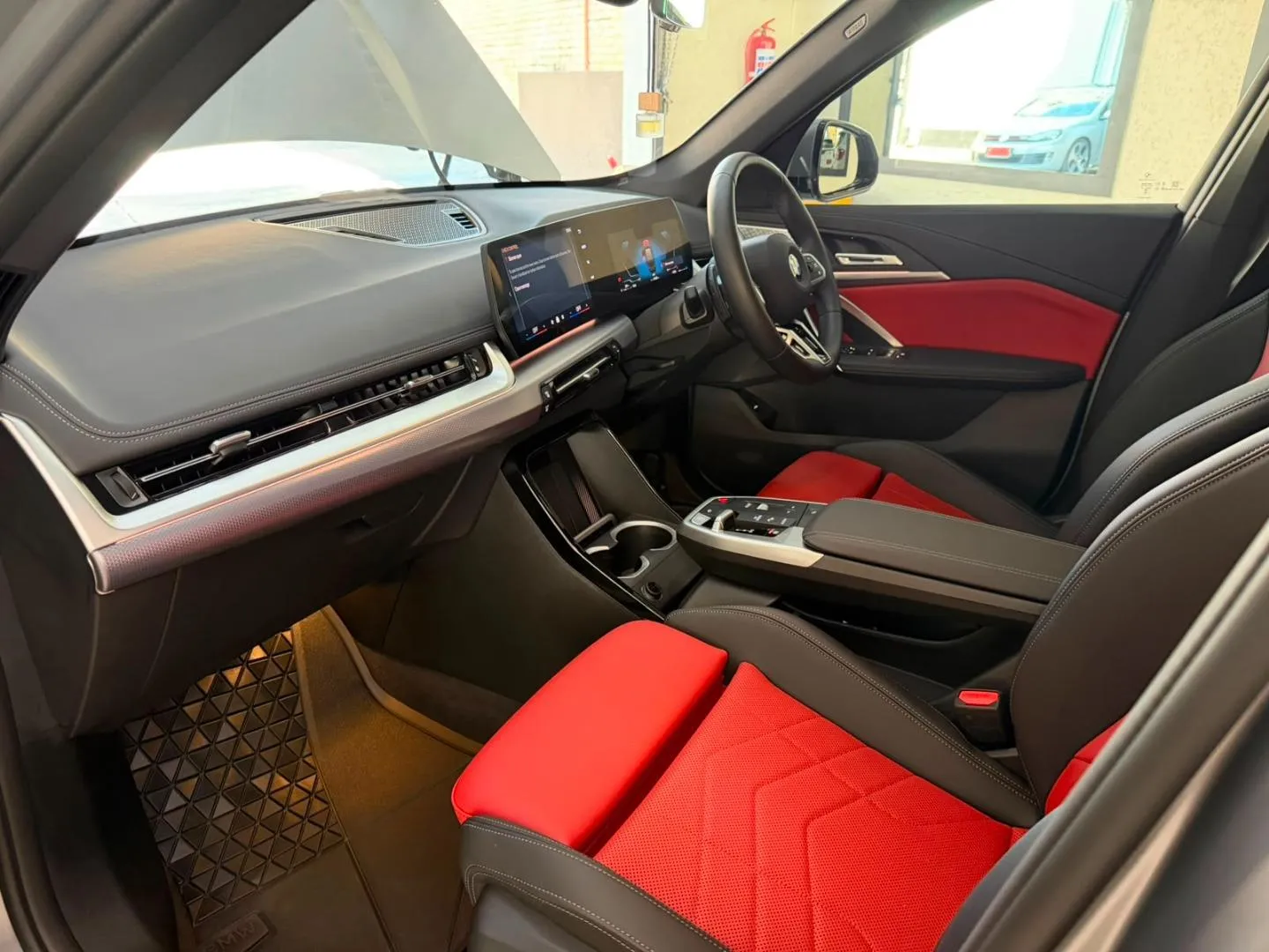 2025 BMW X1 sDrive18d xLine, photo 16 of 23