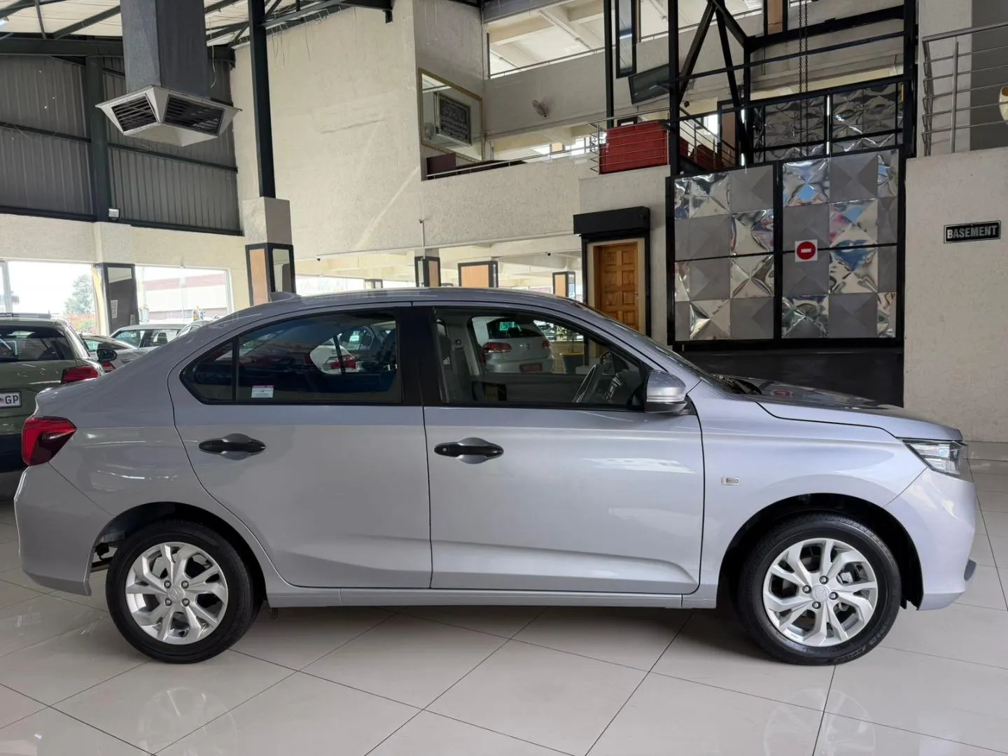 2025 Honda Amaze 1.2 Trend, photo 3 of 10