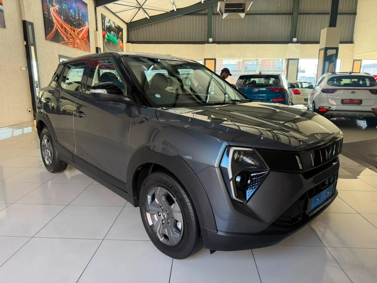 2025 Mahindra XUV 3XO 1.2T MX2 Auto, photo 1 of 14