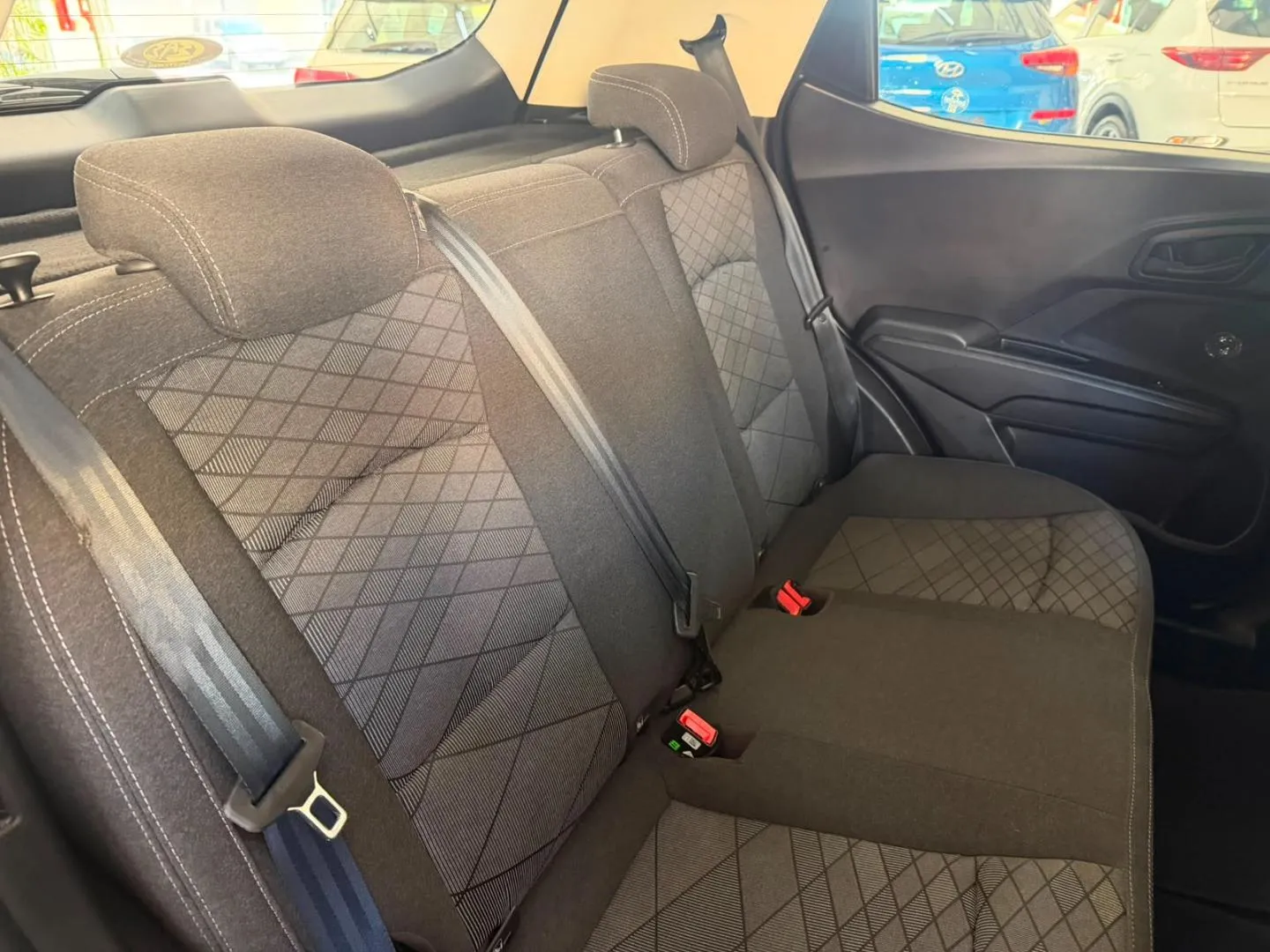 2025 Mahindra XUV 3XO 1.2T MX2 Auto, photo 11 of 14