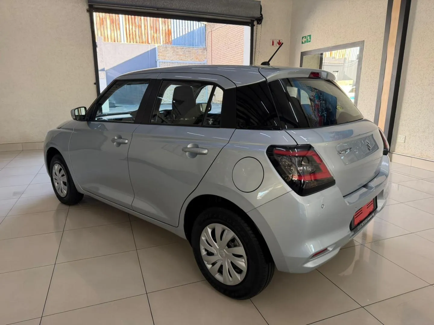 2025 Suzuki Swift 1.2 GL, photo 6 of 15