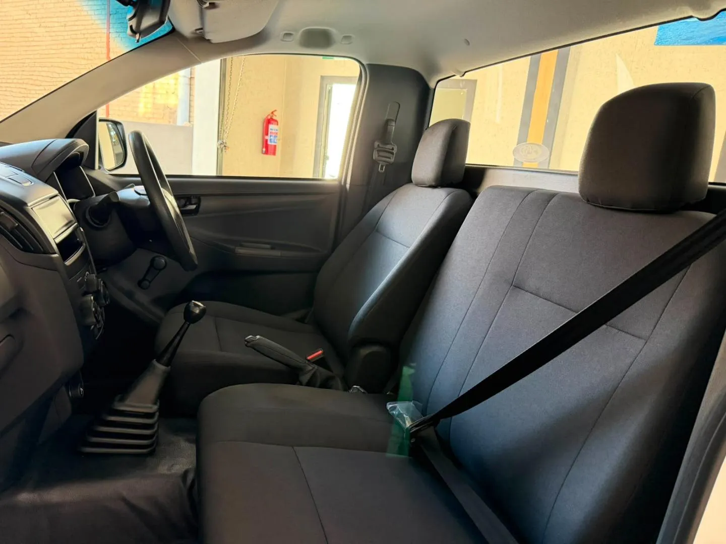 2026 Isuzu D-Max 250C Fleetside S/C P/U, photo 9 of 11