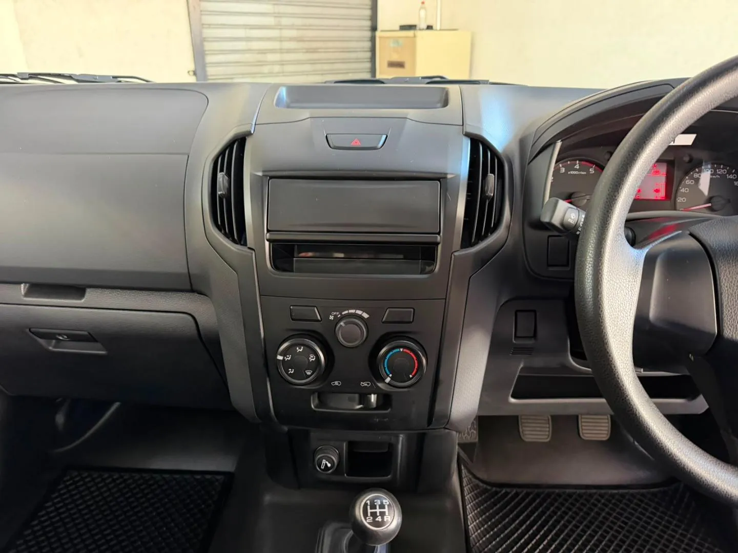 2026 Isuzu D-Max 250C Fleetside S/C P/U, photo 11 of 11