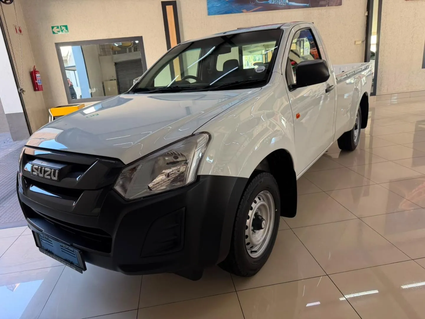 2026 Isuzu D-Max 250C Fleetside S/C P/U, photo 2 of 11