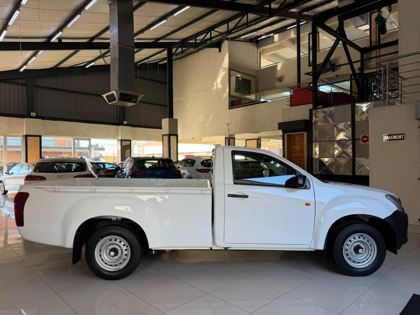 2026 Isuzu D-Max 250C Fleetside S/C P/U, photo 3 of 11