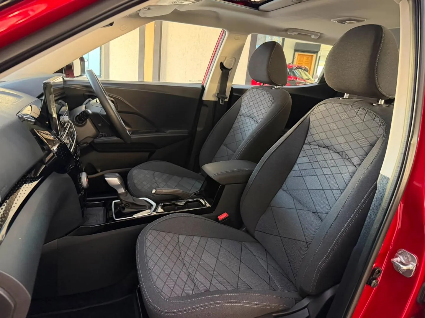 2026 Mahindra XUV 3XO 1.2T MX2 Auto, photo 10 of 13