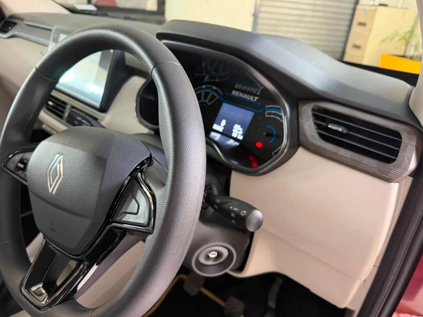 2026 Renault Triber 1.0 Techno, photo 8 of 14