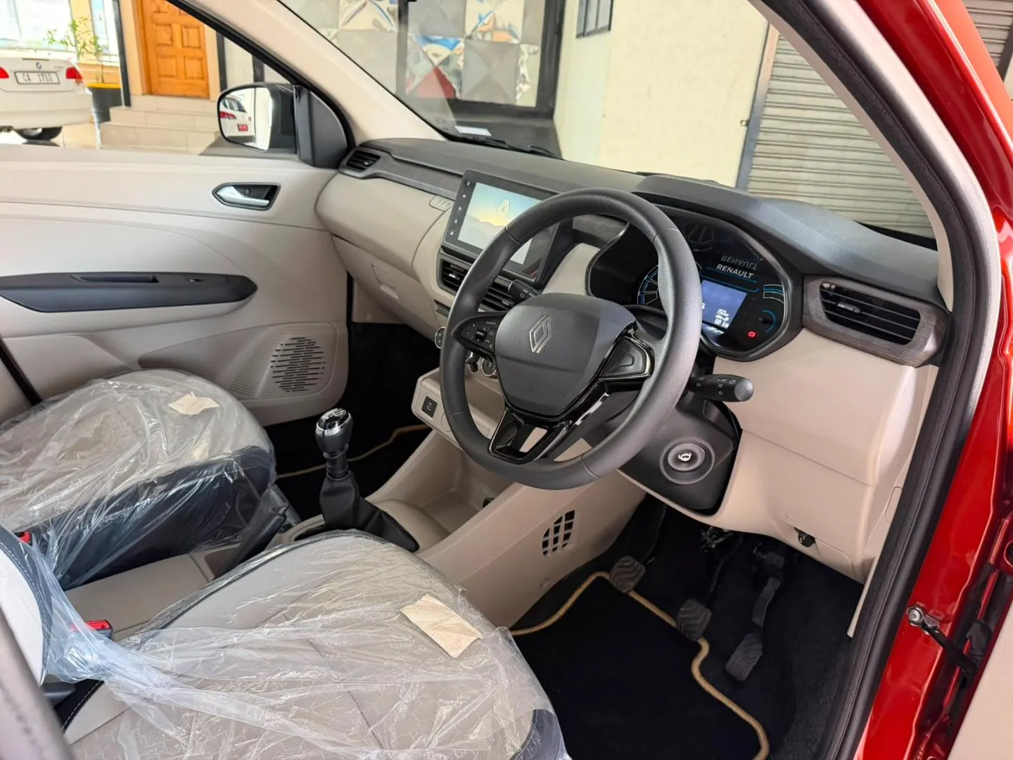 2026 Renault Triber 1.0 Techno, photo 9 of 14