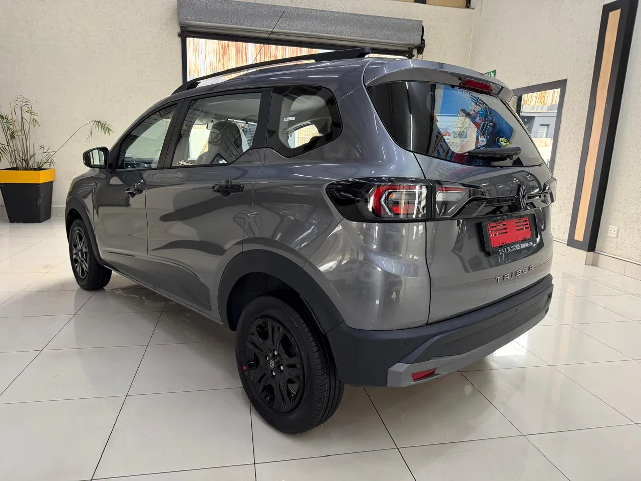 2026 Renault Triber 1.0 Techno, photo 6 of 14