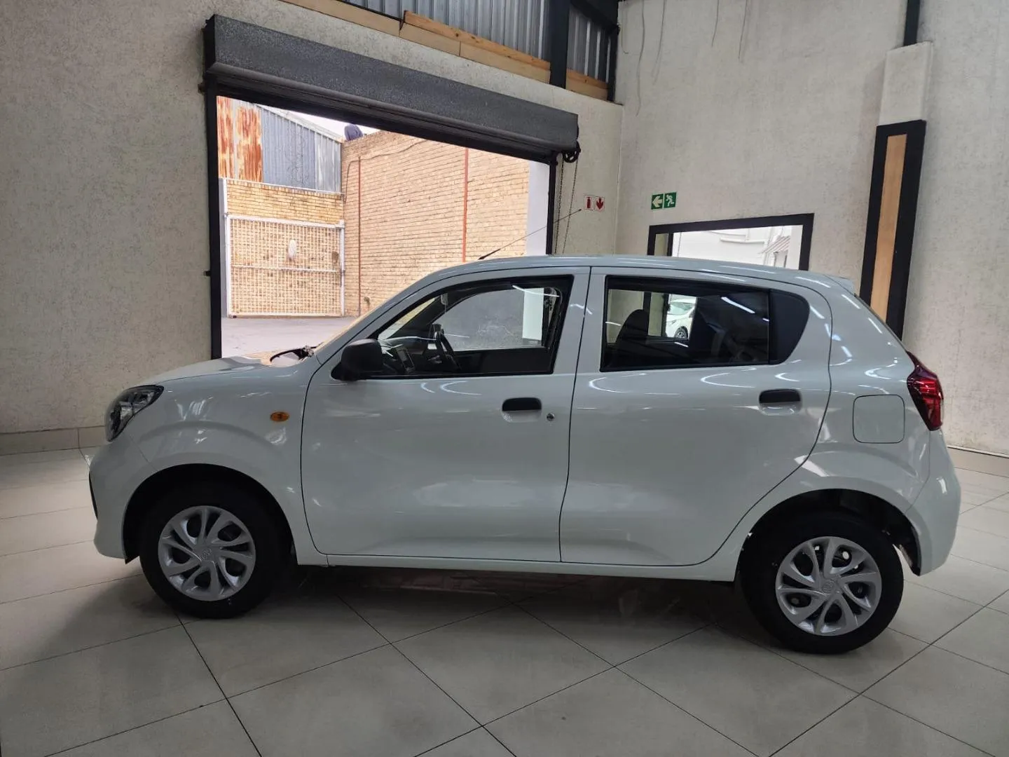 2026 Toyota Vitz 1.0, photo 3 of 7